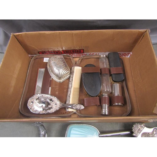 1718 - COLLECTION OF SMALL ITEMS OF SILVER PLATE INC A SHELL PRESERVE DISH