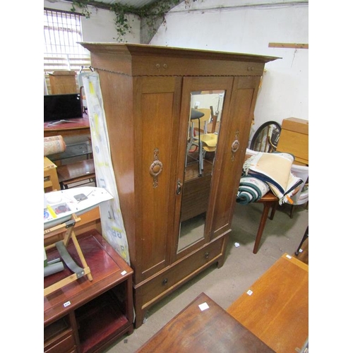 616 - EDWARDIAN OAK WARDROBE