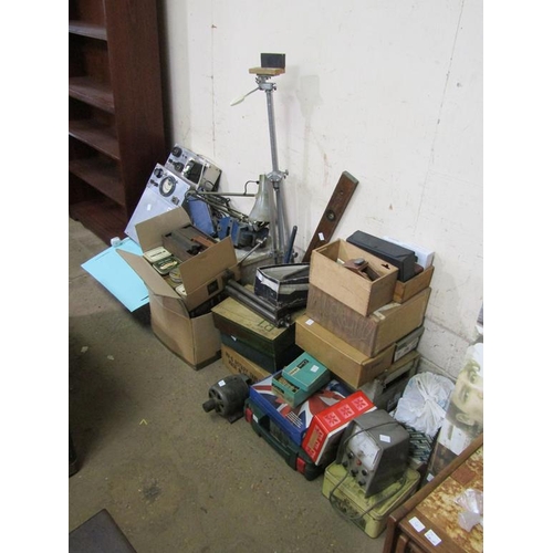 638 - LARGE COLLECTION OF TOOLS, MACHINERY, LAMPS ETC.