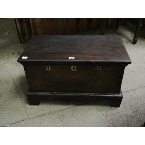 660 - SMALL OAK COFFER