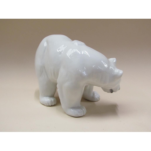 189 - A Royal Copenhagen model of a Polar bear, model no.237, 17cm h.