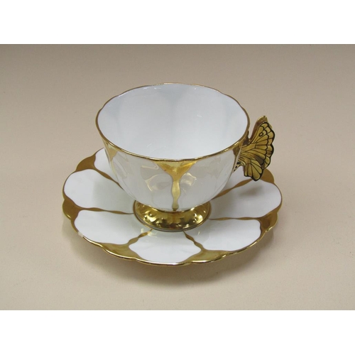 208 - An Aynsley part butterfly handle tea service, registration no.765788, pattern B1324, gilt on white g... 