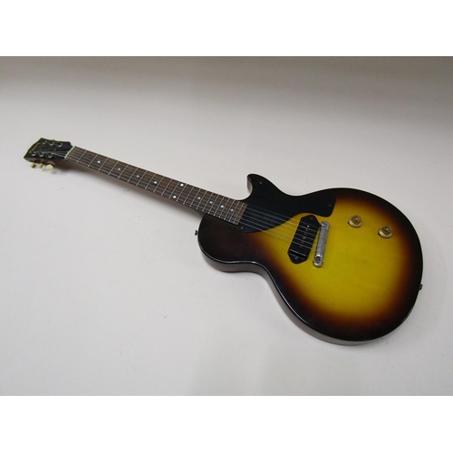 56 - A 1957 Gibson Les Paul Jnr electric guitar with an original P90 pickup wiring harness bumblebee cap ... 