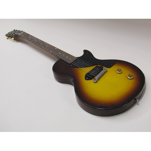 56 - A 1957 Gibson Les Paul Jnr electric guitar with an original P90 pickup wiring harness bumblebee cap ... 