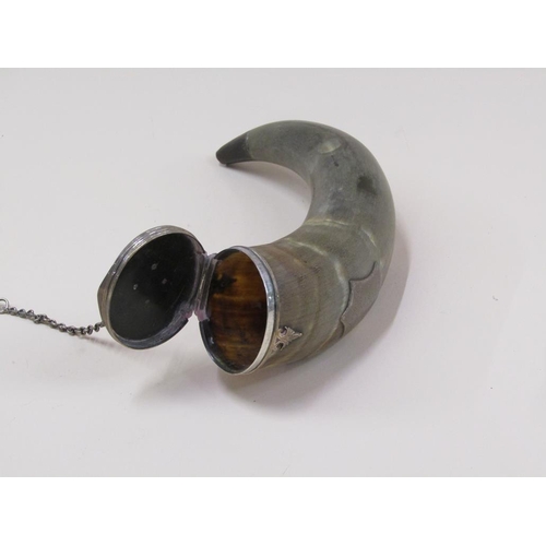 86 - A George III Scottish horn snuff mull with white metal fittings and hinged cover, with chain suspend... 