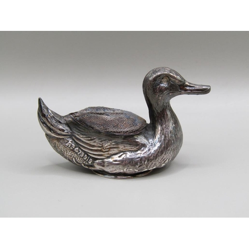 118 - A silver duck pin cushion, Birmingham 1907, 6cm l.