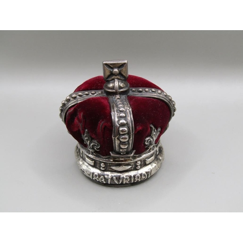 135 - A silver golden Jubilee crown pin cushion, embossed with dates 1837 VR 1897, Chester 1897, 7cm h, 5.... 