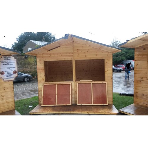 951 - A LARGE QTY (APPX 65) OF WOODEN SHEDS - PREVIOUSLY USED AS CHRISTMAS MARKET CHALETS, OF VARIOUS SIZE... 