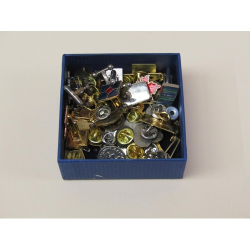 1298 - BOX OF BUTTONS, BADGES, CUFFLINKS ETC