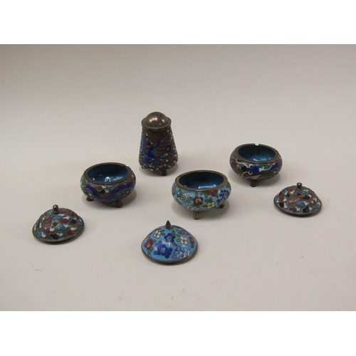 1437 - FOUR EARLY 20c CLOISONNE POTS AND COVERS