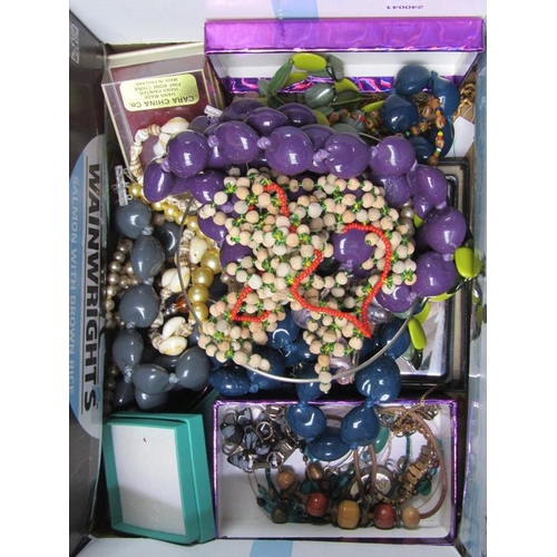 1476 - COLLECTION OF COSTUME JEWELLERY, BEADS ETC