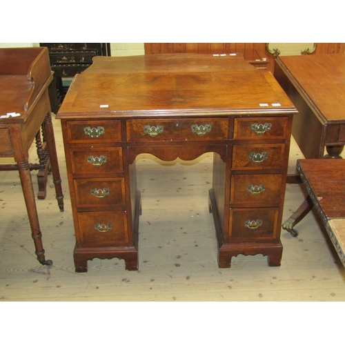 1781 - EARLY 20c WALNUT DESK 94 x 78 cms