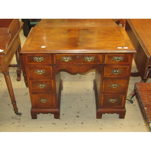 1781 - EARLY 20c WALNUT DESK 94 x 78 cms