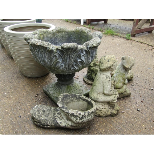 980 - COLLECTION OF GARDEN ORNAMENTS