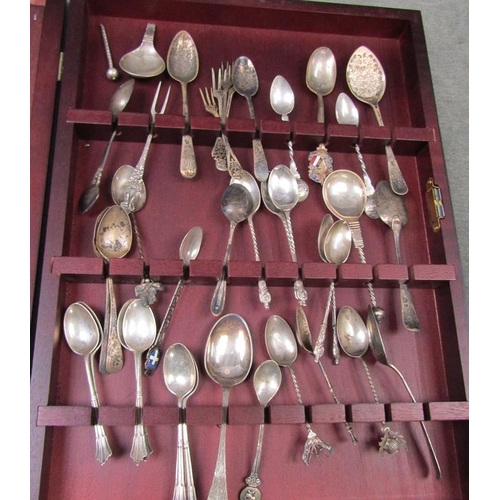 1513 - CASE OF COMMEMORATIVE AND OTHER SILVER SPOONS