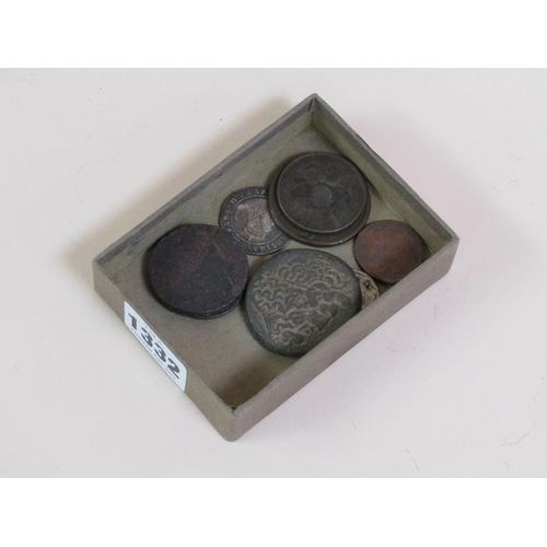 1332 - BOX OF ROMAN AND OTHER COINS