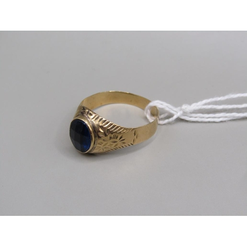 1369 - GOLD BLUE STONE SET GENTS RING SIZE Y