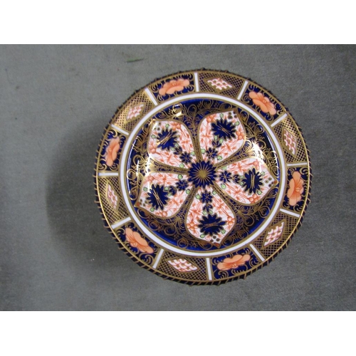 1544 - CROWN DERBY IMARI TAZZA, 8CM H