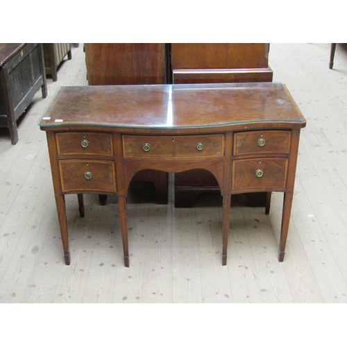 1685 - EARLY 19C MAHOGANY SIDE TABLE OF SERPENTINE FORM, 114CM W, 77CM H