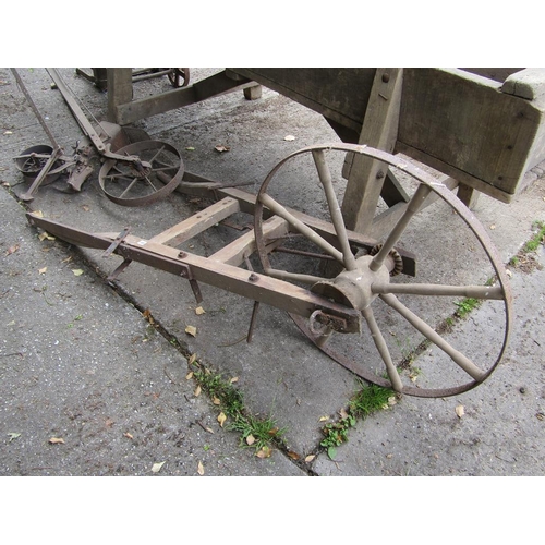 1005 - VINTAGE SEED DRILL