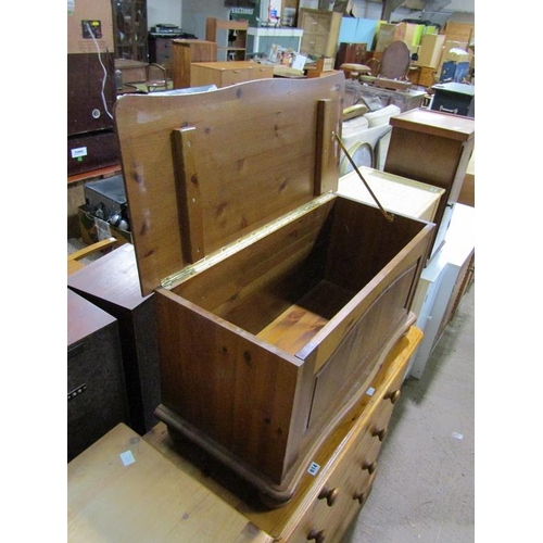 615 - PINE BLANKET CHEST