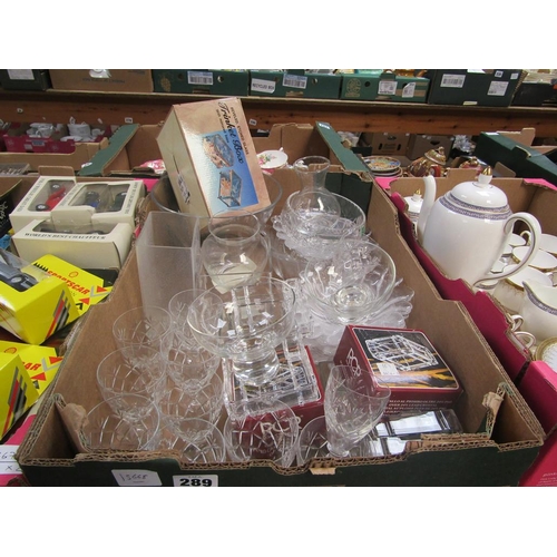 289 - BOX OF MIXED GLASSWARE