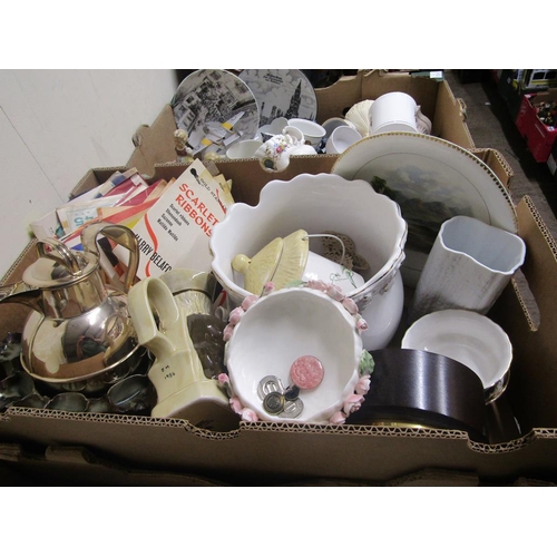 462 - BOX OF MISC TO INCL CHINA, MANTEL CLOCK, RECORDS ETC