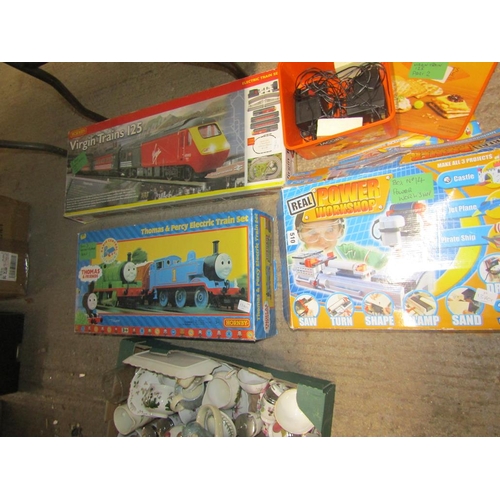 510 - QTY OF TOYS AND GAMES TO INCL HORNBY VIRGIN TRAIN SET