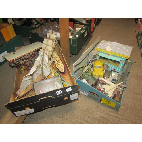 524 - TWO BOXES OF MODELS TO INCL STEAM ENGINE, BOATS ETC