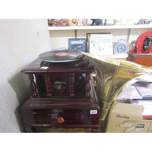 531 - GRAMOPHONE AND HORN