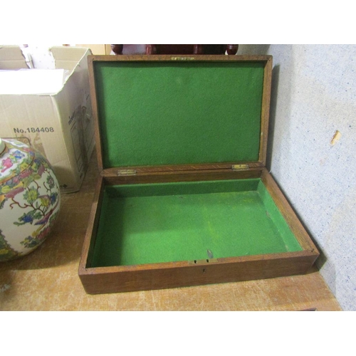 549D - OAK FELT LINED BOX, PIPE RACK