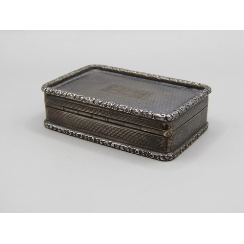 1372 - 20c SILVER ENGINE TURNED SNUFF BOX 5.5cms W