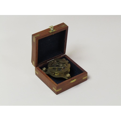 1422 - BRASS DESK COMPASS IN CASE