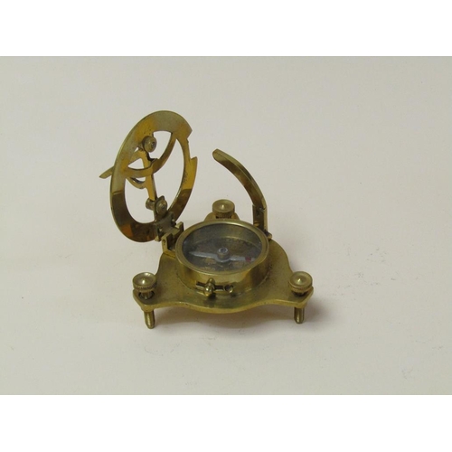 1422 - BRASS DESK COMPASS IN CASE