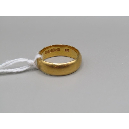 1462 - 22ct GOLD BAND SIZE K - 5.8g