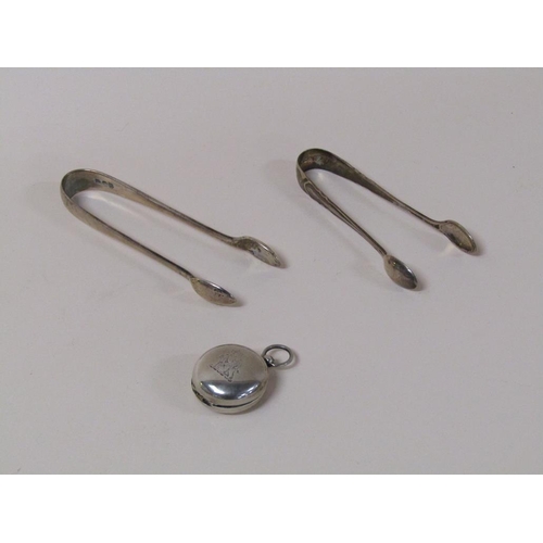 1485 - SILVER SOVEREIGN HOLDER AND TWO PAIRS OF SILVER SUGAR TONGS