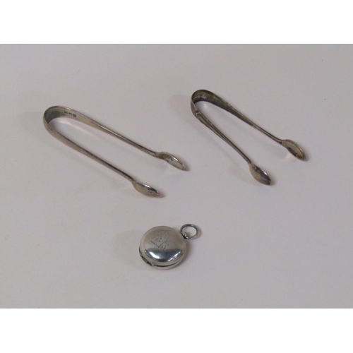 1485 - SILVER SOVEREIGN HOLDER AND TWO PAIRS OF SILVER SUGAR TONGS