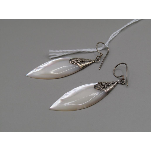 1526 - SILVER MOTHER OF PEARL EARRINGS