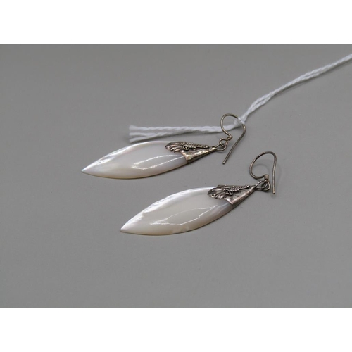 1526 - SILVER MOTHER OF PEARL EARRINGS