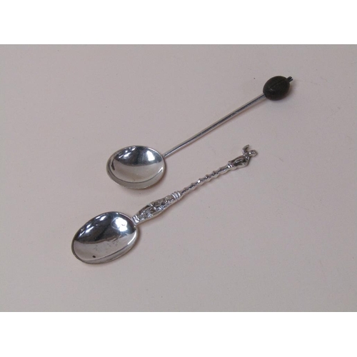 1529 - BOX SET OF STERLING SILVER BEAN SPOONS AND A BOX OF SIX CONTINENTAL SILVER SPOONS