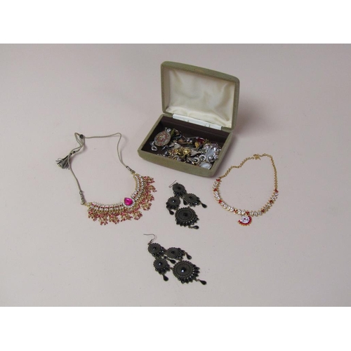 1552 - BOX OF MIXED COSTUME JEWELLERY