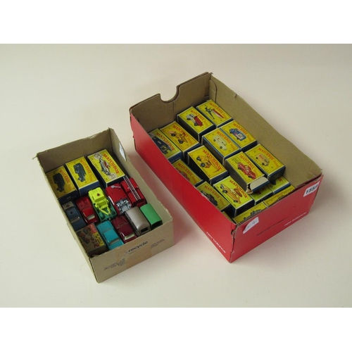 1559 - 21 BOXED MATCHBOX VEHICLES AND OTHER LOOSE VEHICLES