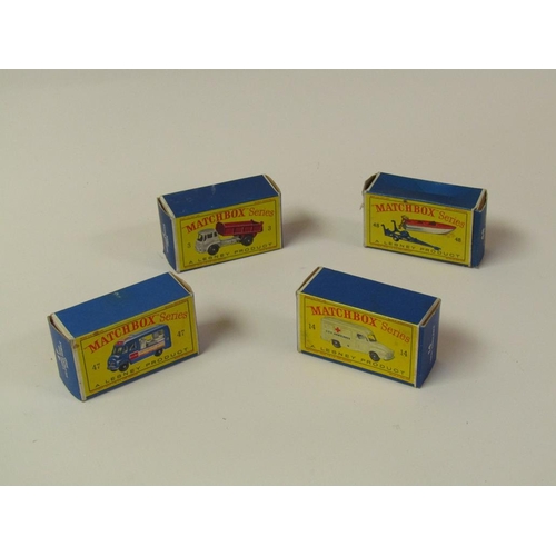 1559 - 21 BOXED MATCHBOX VEHICLES AND OTHER LOOSE VEHICLES