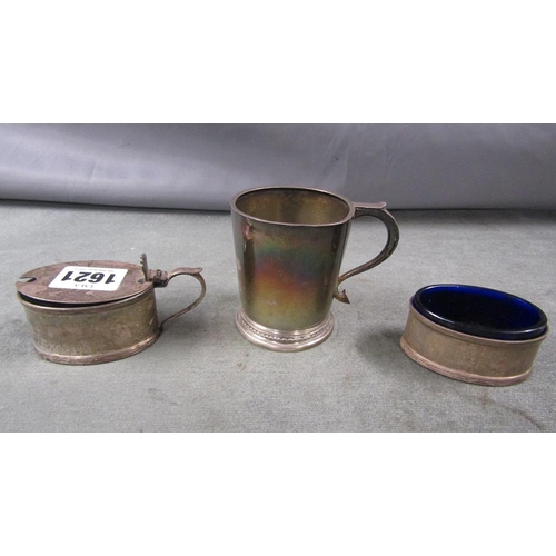 1621 - SILVER BLUE GLASS LINED SALT AND MUSTARD; SILVER TANKARD