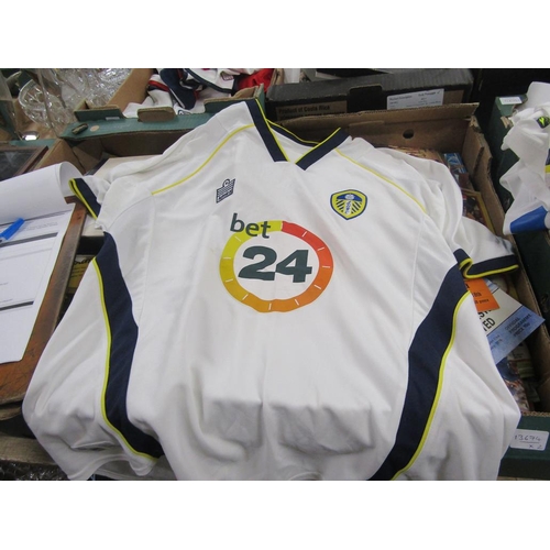 252 - LARGE QUANTITY OF LEEDS UNITED FOOTBALL SHIRTS (27 in total)