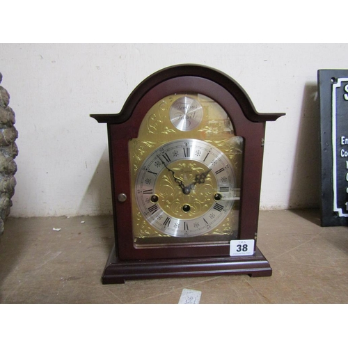 38 - RAPPORT MANTEL CLOCK