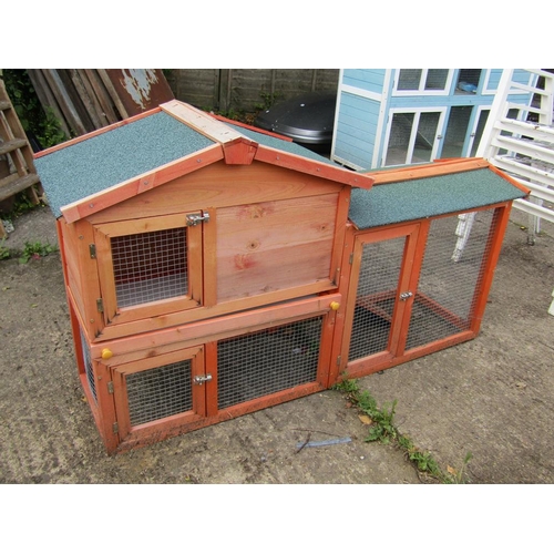 968 - RABBIT HUTCH