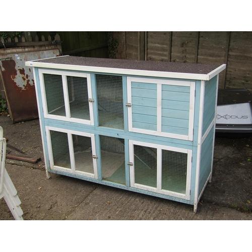 976 - LARGE TWO STOREY RABBIT HUTCH