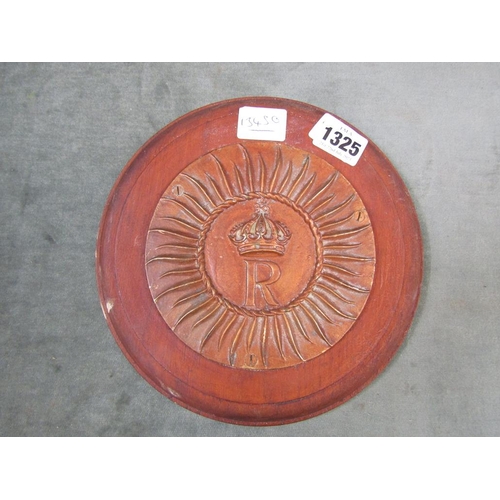 1325 - MILITARY CEREMONIAL CIRCULAR SUNBURST PLAQUE WITH CROWNED 'R' ON WOODEN BACK, 21CM DIAM