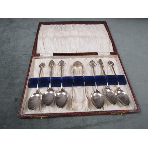 1589 - BOX OF SIX ARTS AND CRAFTS TERMINAL SPOONS AND A PAIR OF TONGS